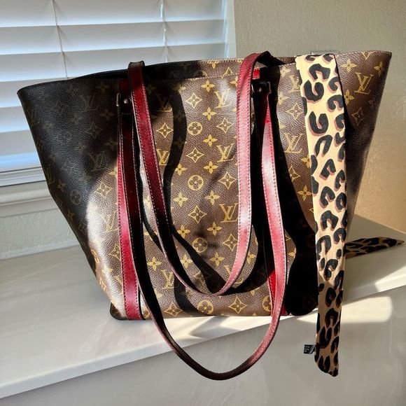 Louis Vuitton Handbags - 🖤 Louis Vuitton Tote bag Sac Shopping vintage